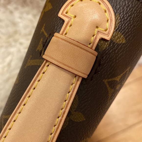 Louis Vuitton Pochette Métis Monogram - Picture 11 of 11